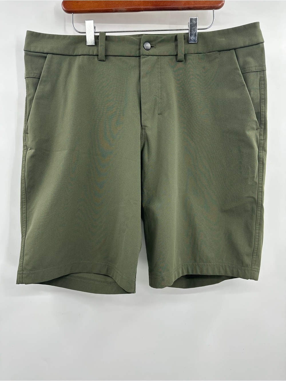 Men’s lululemon athletica Olive Green Flat-Front ABC? Shorts
